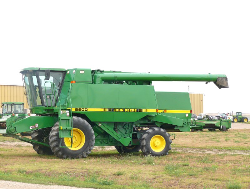 john deere combine harvester