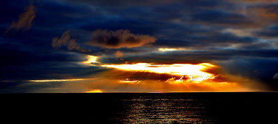 02 Midnight Sun on the Barents Sea 2.jpg