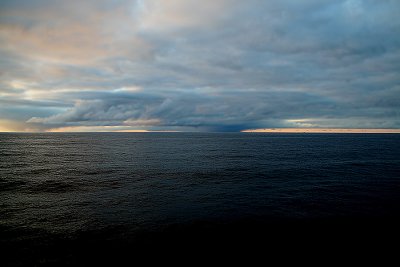 04 Midnight Sunl on the Barents Sea  4.jpg