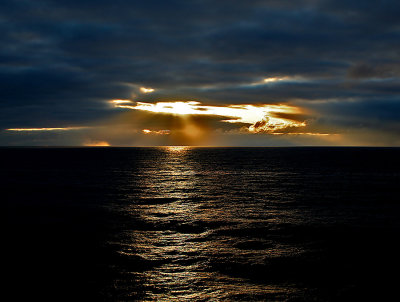 06 Midnight Sun on  the Barents Sea 6.jpg
