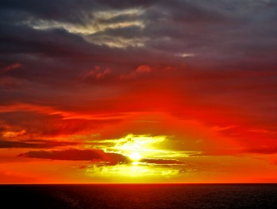 30 Midnight Sun across Vestfjorden 17.jpg