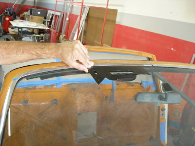 914 Windshield Removal - Photo 2