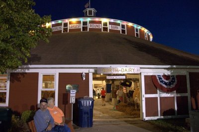 Worlds Largest Round Barn