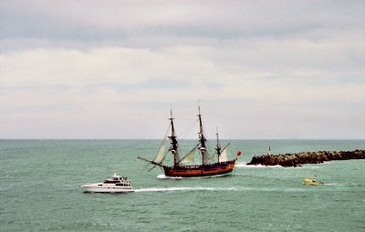 Endeavour leaving Coffs Harbour