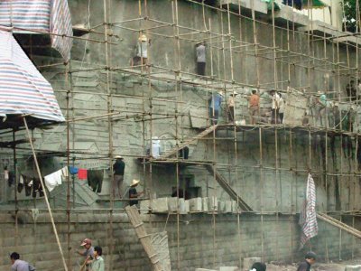 Workers seen from the car, 6.23 pm