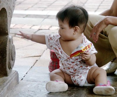 Very young tourist
