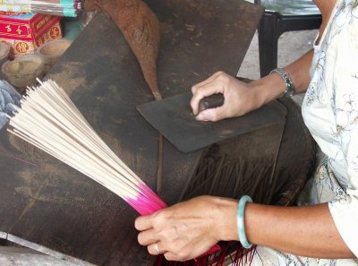 Maker of incense sticks