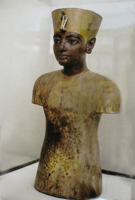 Tutankhamen's Tailor's Model.jpg