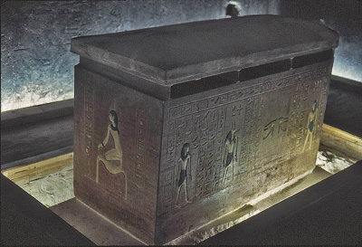 Amenhotep II red quarzite sarchophagus.jpg