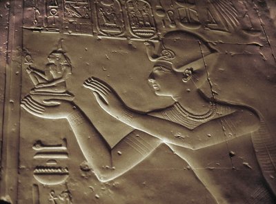 Temple of Seti at Abydos - Seti 1 worshipping Isis.jpg