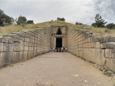 So-called Treasury  of Atreus -  entrance.jpg