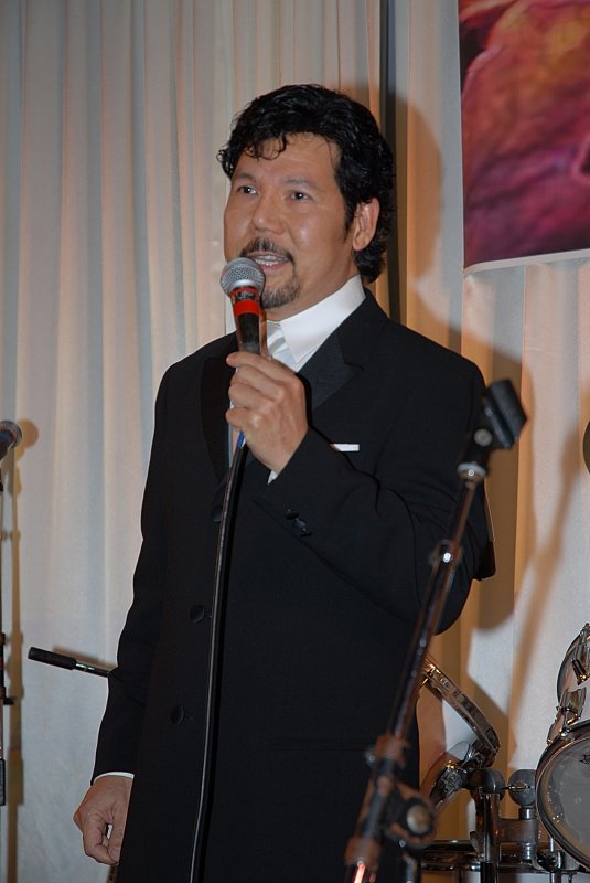 ca si Vu Khanh
