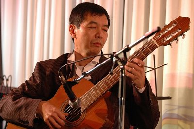 Chuyen Ben Doan Chau guitar co dien