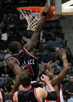 Wallace pulls down the rebound