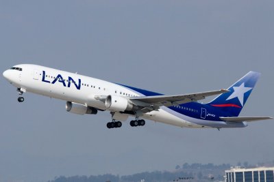 Lan Chile 767 - Take Off 25R LAX