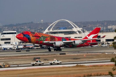 Qantas 747-400 - Take Off 25R LAX