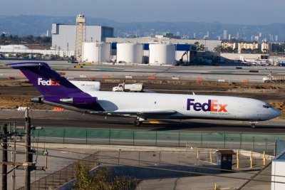 FedEX 727 - Taxiing To Parking