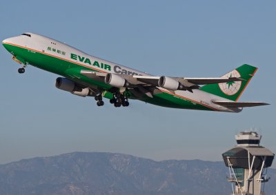 Eva Air Cargo B747-400 - Taking Off RWY 25R