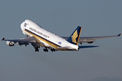 Singapore Airlines Cargo Boeing 747 Climb Out From RWY 25R