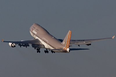 Asiana Boeing 747 Climb Out RWY 25R