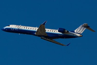 United Airlines/Sky West Bombardier Regional Jet Climbing Out RWY 25R