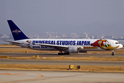 All Nippon Airways B767 - Special Woody Woodpecker Scheme