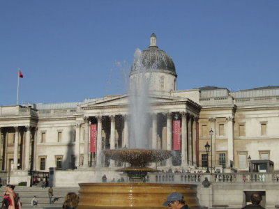 LB3 Trafalgar Square - National Gallery.JPG