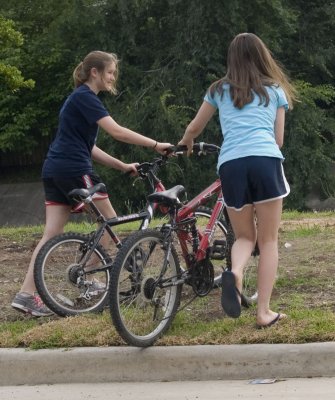 bike girls.jpg