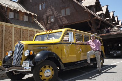 Yellowstone's Yellow Bus
