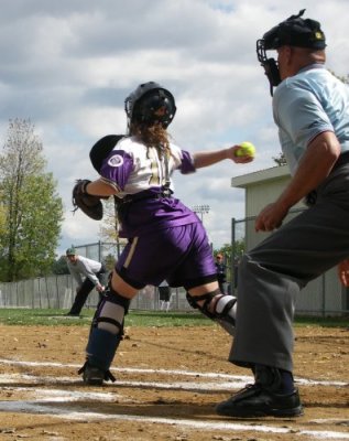 KellyL Nails A Base Thief