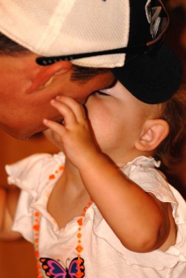 Ava kissing Dad