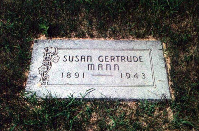 Headstone in Lincoln Memorial Park, Lincoln, Lancaster County Nebraska.