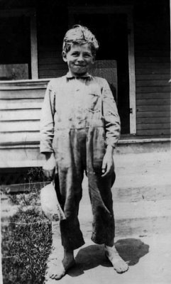 William Edward Coatney was the youngest of four children born to Edward Ernest Coatney & his wife Ida Virginia Banner. On 16 September 1935 in Lincoln, Lancaster County Nebraska he married Vivian Hazel Portsche. Together this couple had three children.