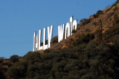 OHLLYWOOD - a weird optical illusion from the trail