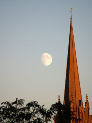 Moonrise by Photophile