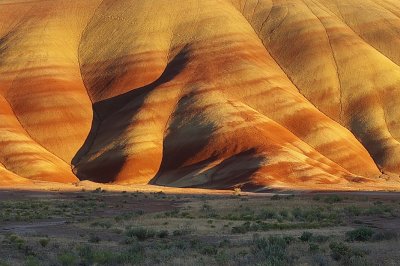 Light and shadow in the Painted Hills