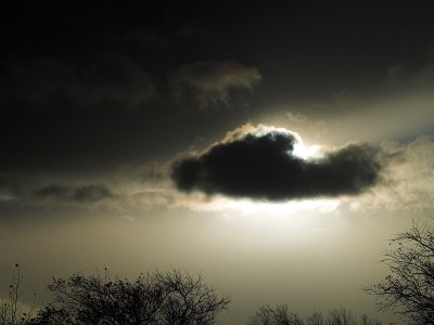 2006-11-12 Sun behind cloud
