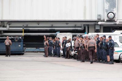 Miami-Dade Police, Miami-Dade Fire, and U. S. Customs Border Patrol honor the return of a fallen soldier photo #2120
