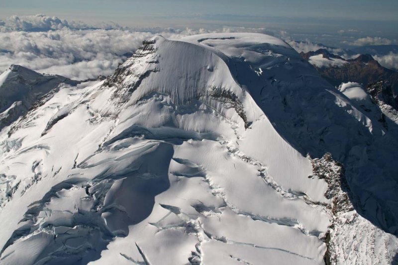 Baker:  NE Face/Park Glacier Headwall & NE Ridge<br> (MtBaker101706-098adj.jpg)
