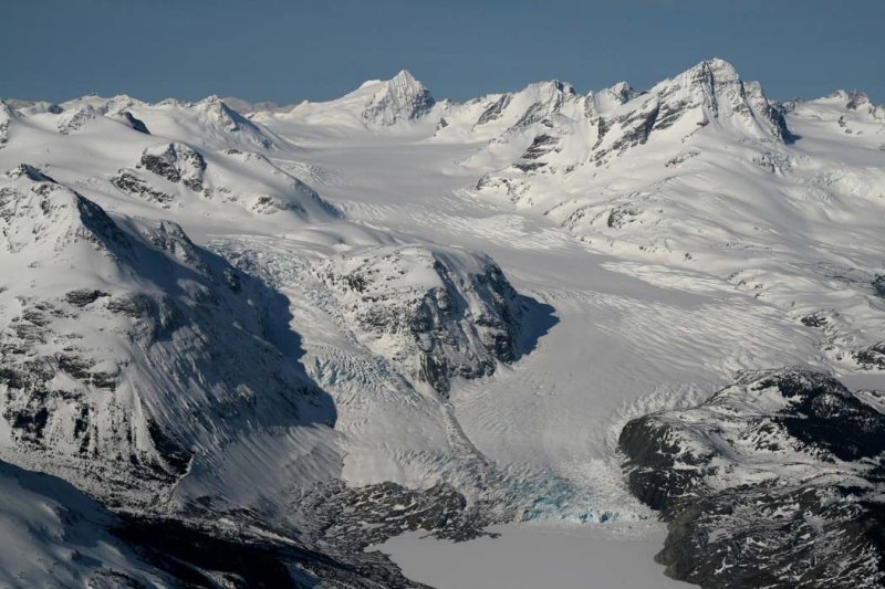 Jacobsen Glacier, View W <br>(MonarchIceFld040307-_244.jpg)