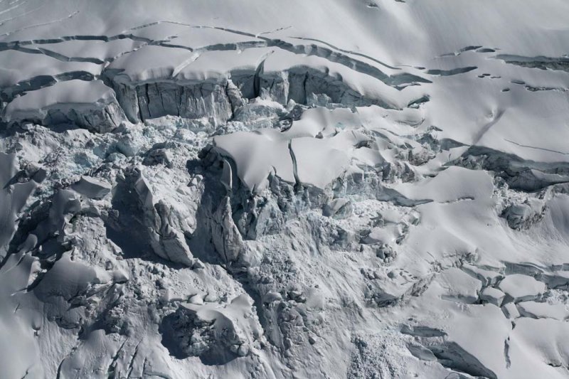 Crystal Glacier Icefall <br>(Shuksan062607-_117.jpg)