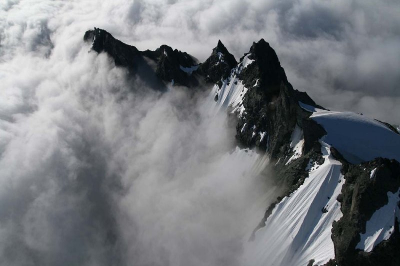 Jagged Ridge, View SE <br> (Shuksan073007-_146.jpg)