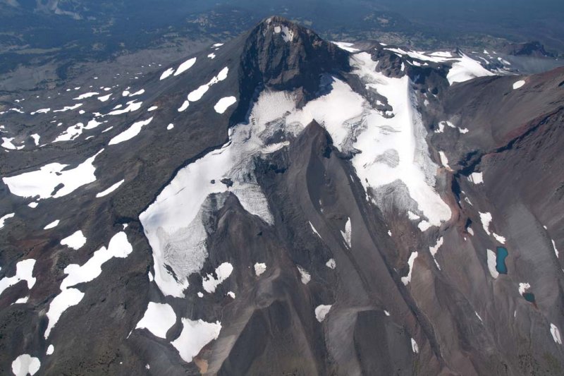 Middle Sister, E Face:  Diller (L) & Hayden Glaciers <br> (ThreeSisters082407-_081.jpg)