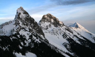 L to R:  Canadian & American Border Pks, Mt. Larrabee (ACBorderPks030407-_142.jpg)