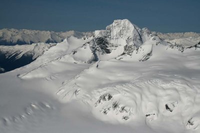 Snowside & War Drum Glacier, View W  (MonarchIceFld040307-_385.jpg)