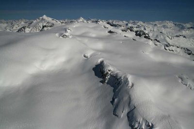 Ha-iltzuk Icefield & Silverthrone Mt, View N <br>(Ha-IltzukIceFld040307-_118.jpg)