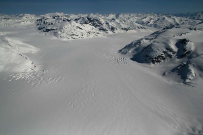 Silverthrone Glacier W Arm, View E (Ha-IltzukIceFld040307-_124.jpg)