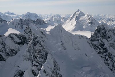 Styx Mt (Foreground) & Snowside (R Background), View SSW  (MonarchIceFld040307-_461.jpg)