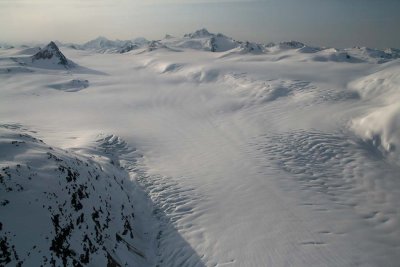 Plateau Pk (L), Heakamie Glacier, & Grenville (R) (Homathko051507-_150.jpg)