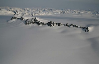 Plateau Pk & Heakamie Glacier, View NE (Homathko051507-_220.jpg)